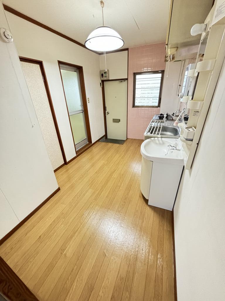 玄関　水回り設備入口・玄関入口