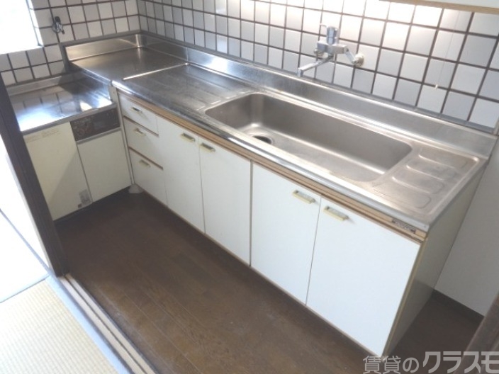 キッチン　調理スペースも広々のキッチンで使いやすそうですね！