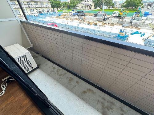 バルコニー　現状優先。設置は現地と異なる可能性があります。