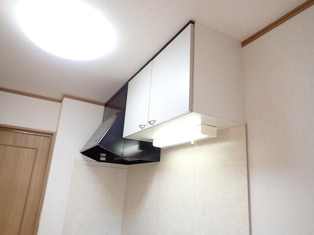その他　台所上の収納スペース