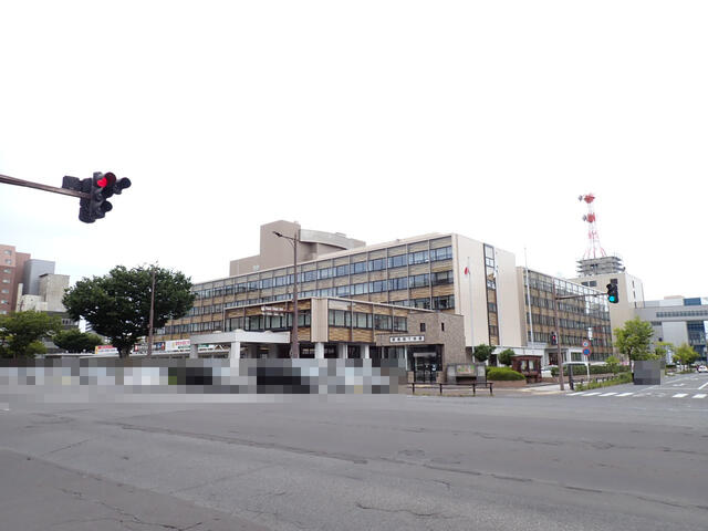 役所　青森県庁舎本庁舎（役所）まで750m