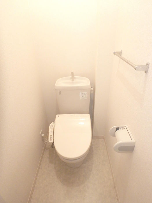 トイレ　温水洗浄トイレです