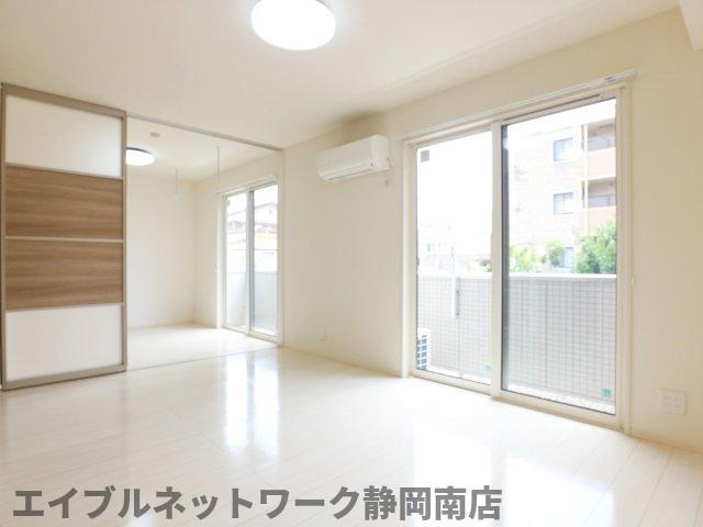 居室・リビング　居間です