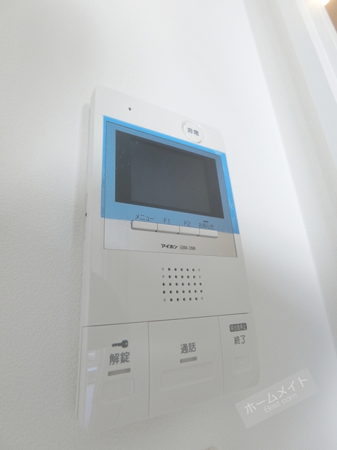 セキュリティ　モニターホンで来訪者を確認できます♪