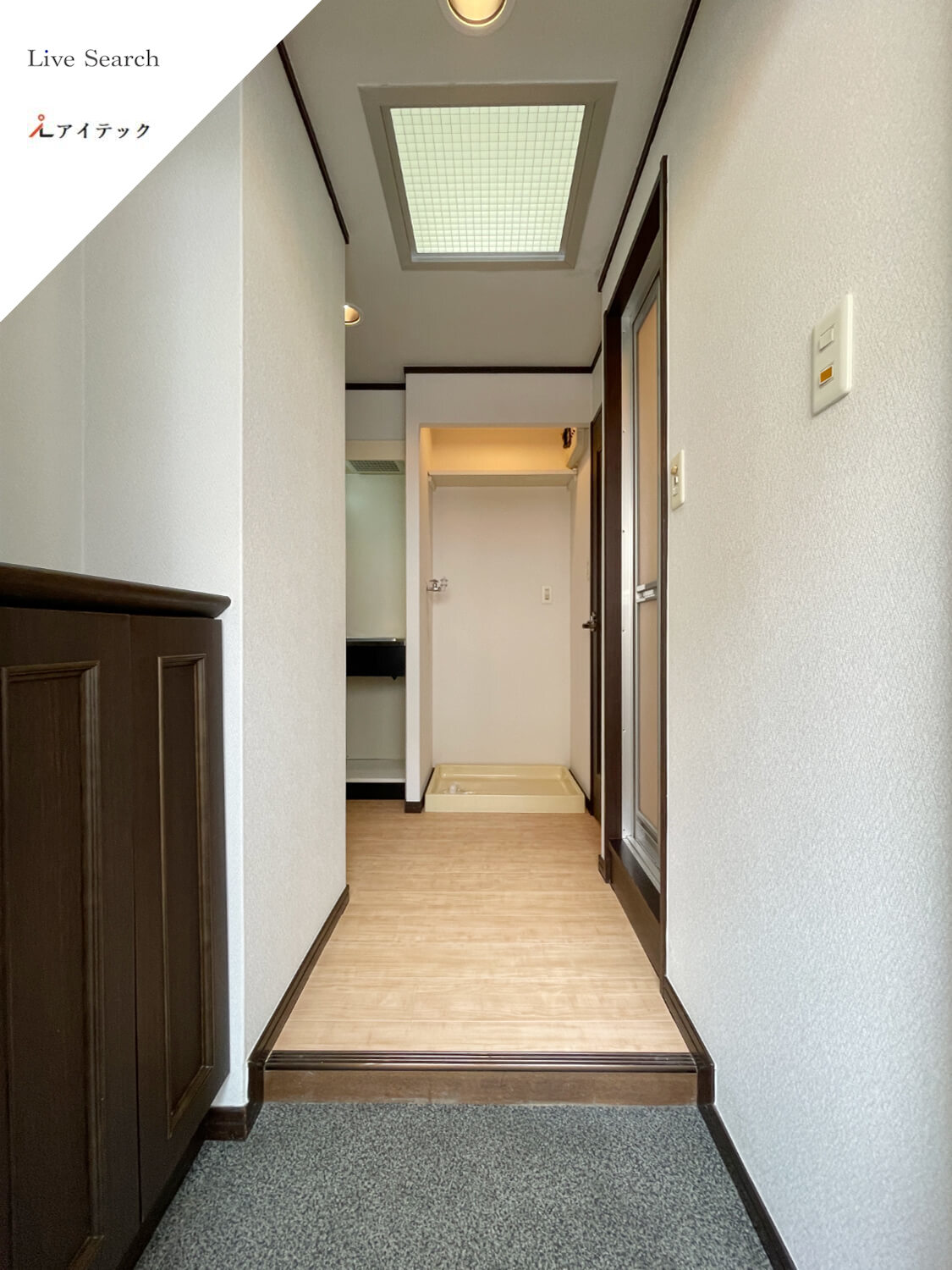玄関　写真は別号数