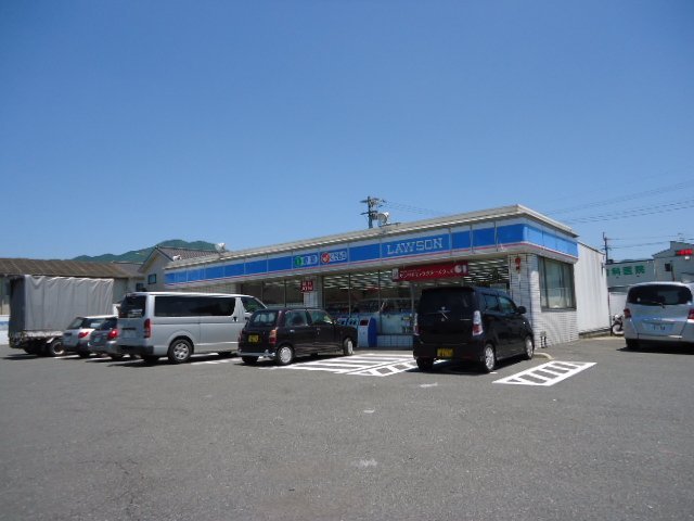 コンビニ　ローソン八幡楠橋南店（コンビニ）まで879m
