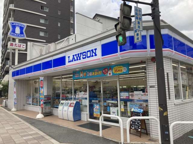 コンビニ　ローソン（コンビニ）まで111m