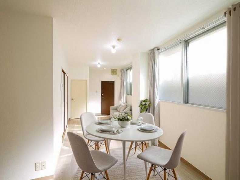 居室・リビング　CGで家具等を配置したもので家具等は含まれません