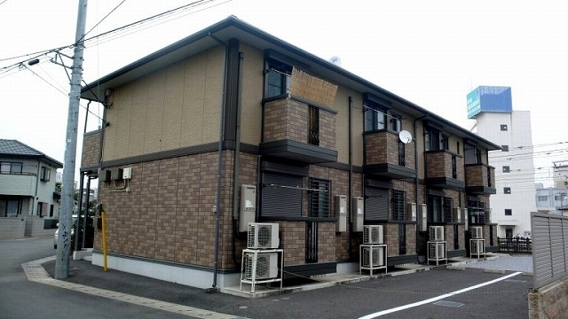 建物外観　小山駅まで徒歩５分　インターネット無料