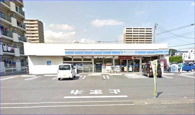 コンビニ　ローソン小山駅東通り二丁目店（コンビニ）まで863m