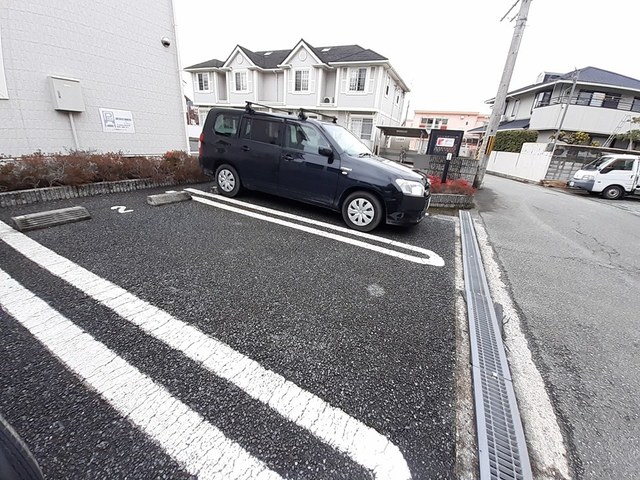 【姫路市町坪のアパートの駐車場】