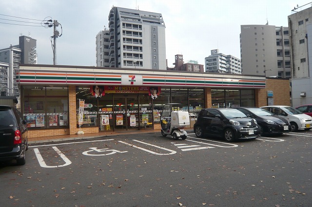 コンビニ　セブンイレブン小倉馬借3丁目店（コンビニ）まで236m