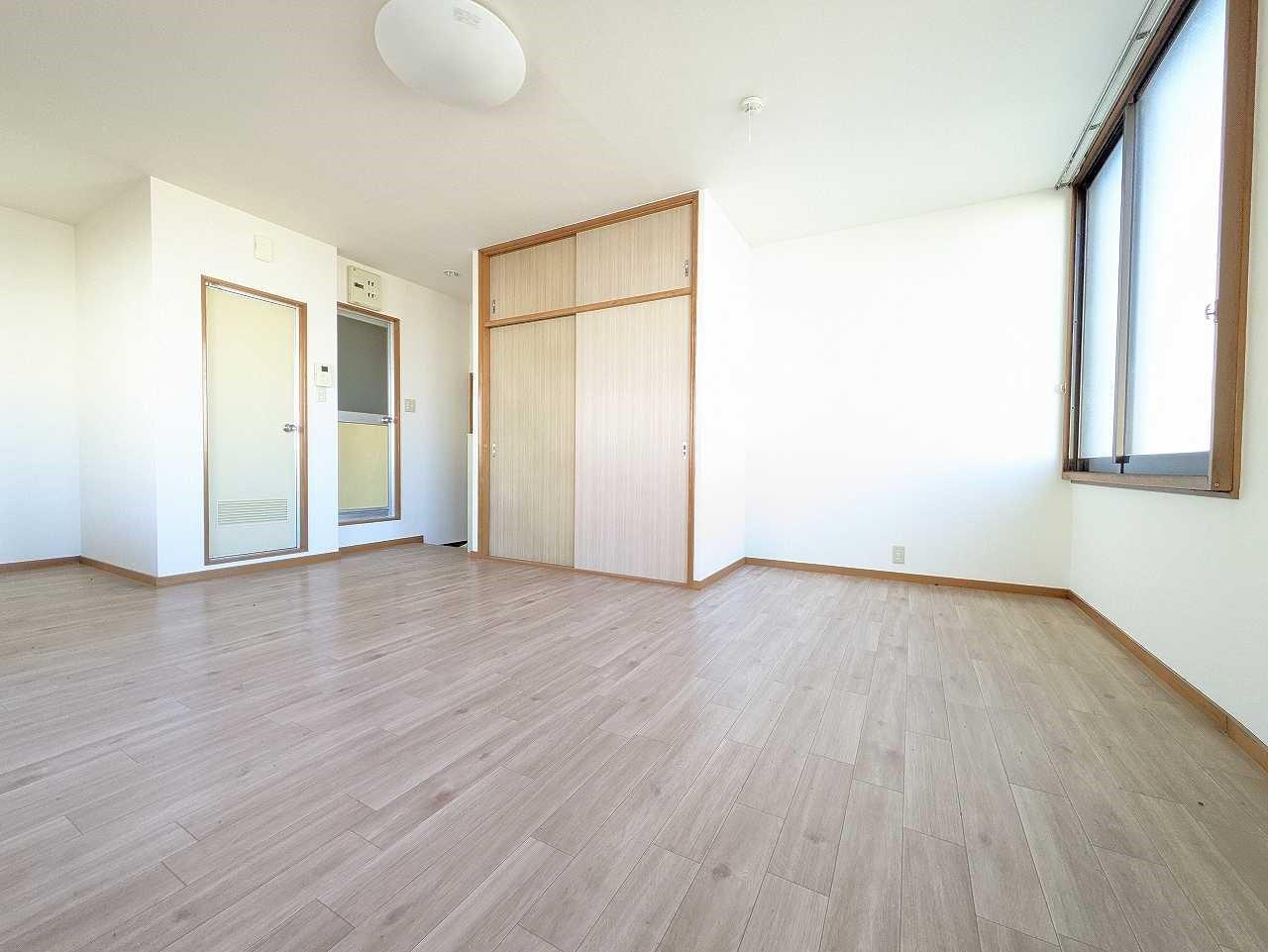 その他部屋・スペース　約12帖の広々した洋室です