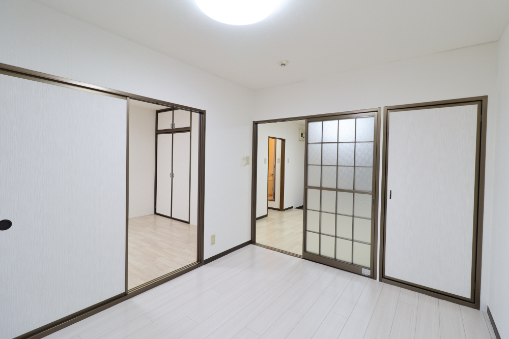 その他部屋・スペース　白で統一した居室