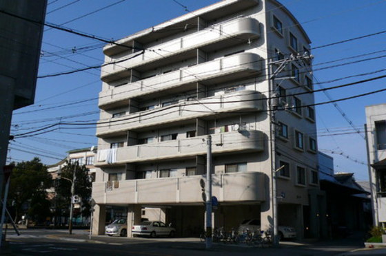 広島市南区宇品神田のマンションの建物外観