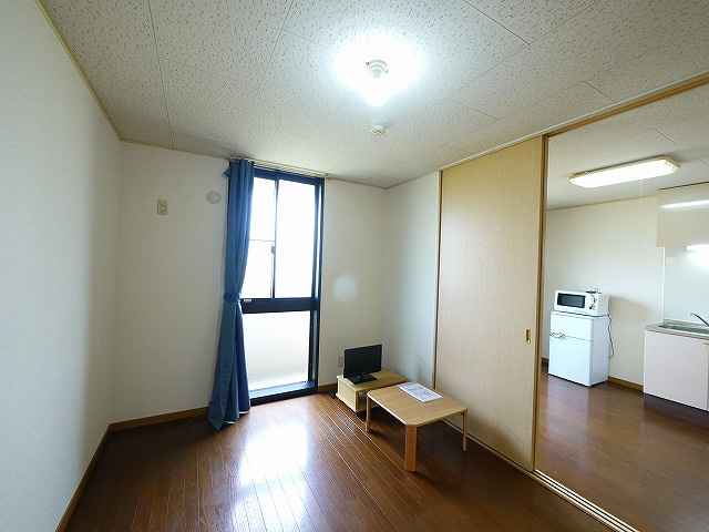 その他部屋・スペース　広々とした洋室です