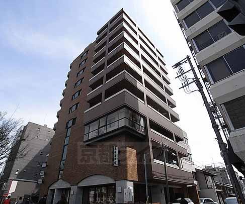 京都市中京区式阿弥町のマンションの建物外観