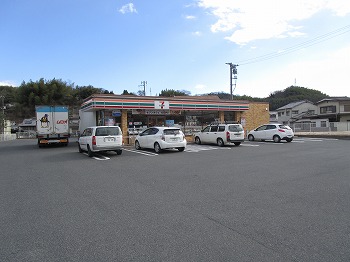 コンビニ　セブンイレブン広島江田島町店（コンビニ）まで559m