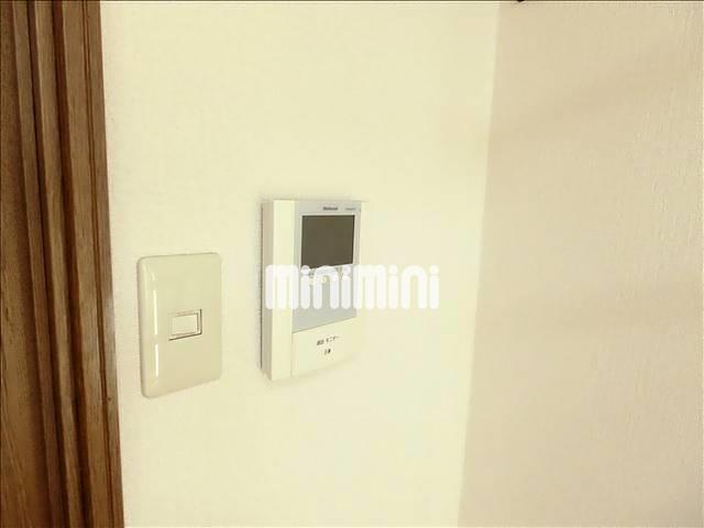 セキュリティ　来客者を確認できるＴＶ付きモニターホンです。