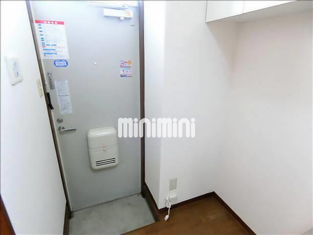 玄関　下駄箱付きの玄関です。