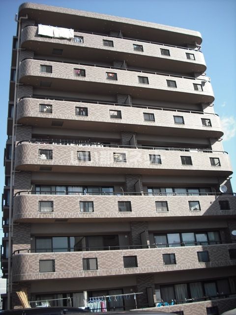 【名古屋市北区石園町のマンションの建物外観】