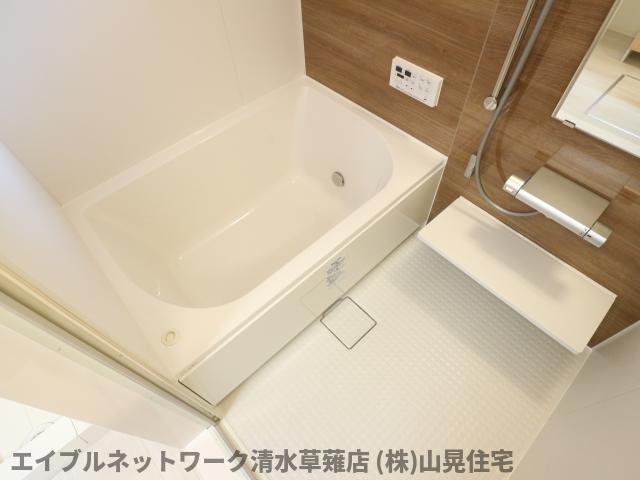 バス・シャワールーム　お風呂で日々の疲れを落としましょう