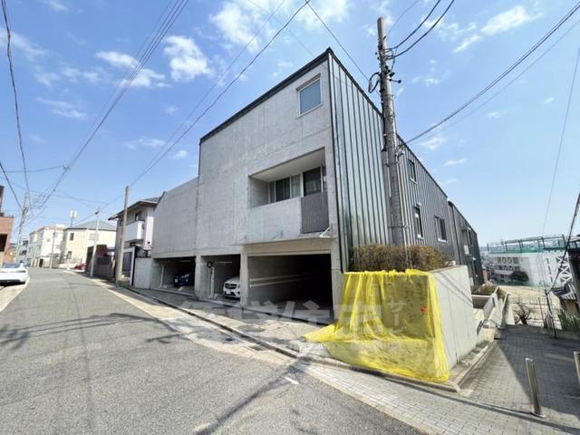 名古屋市千種区御棚町のマンションの建物外観