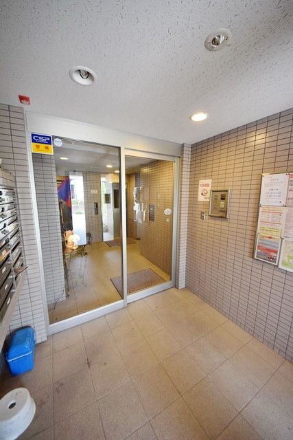 エントランス　★オートロック付きのエントランス★