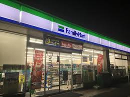コンビニ　ファミリーマート一宮平和二丁目店（コンビニ）まで266m