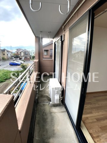 バルコニー　開放的で明るい空間を演出してくれるバルコニーです