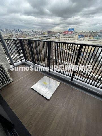 バルコニー　開放的で明るい空間を演出してくれるバルコニーです