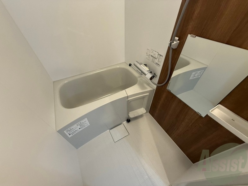 バス・シャワールーム　お風呂になります。一日の疲れを癒してくださいね。