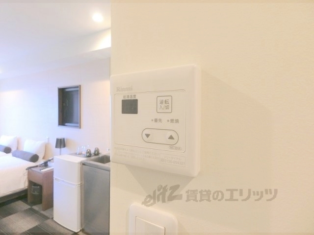 その他設備　給湯器リモコン