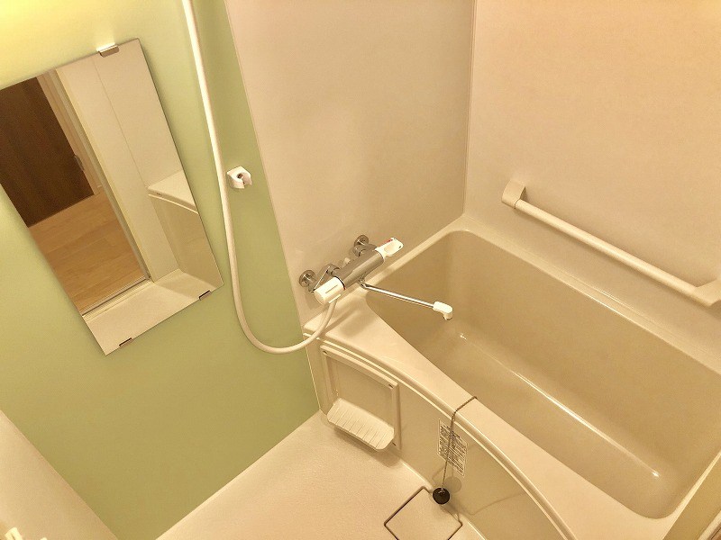 バス・シャワールーム　浴室乾燥機完備です。