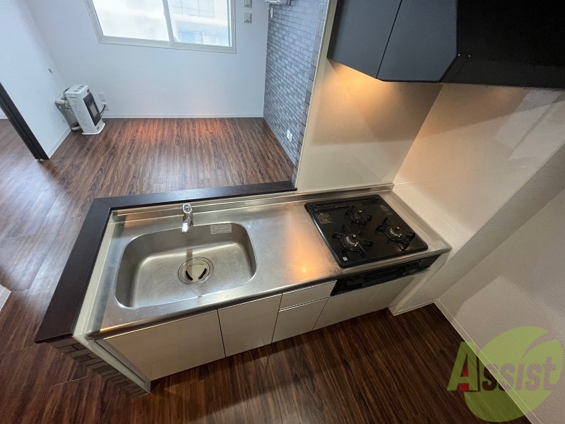 キッチン　洗い場が大きくて洗い物もしやすそうです。