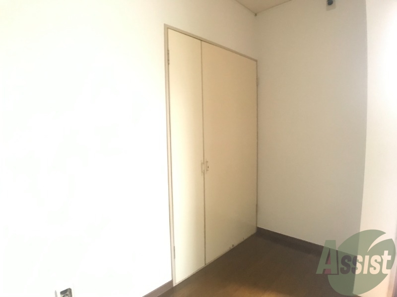 収納　収納は奥行きもあるので、様々な物が入ります。