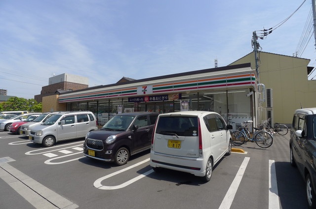 【アルファエステート扇町のコンビニ】