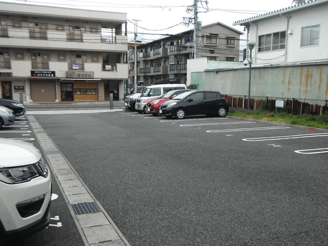 【ＣｏｍｏｄｏＳａｔｓｕｋｉの駐車場】