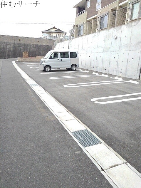 【ステラIIの駐車場】