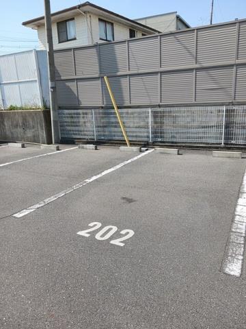 駐車場　エントランス