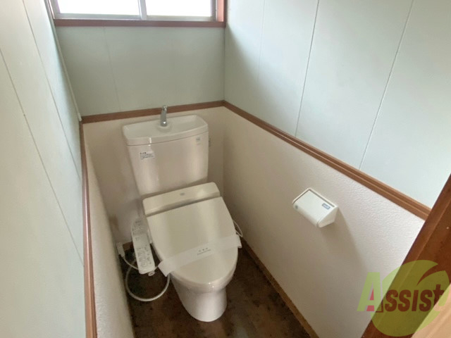 トイレ　ウォシュレット付きのトイレです。シャワートイレは日本の宝。