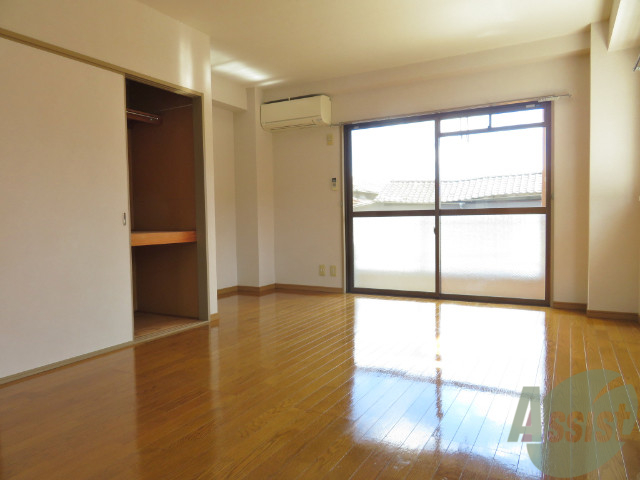 居室・リビング　家具などの配置をイメージしてみてください。