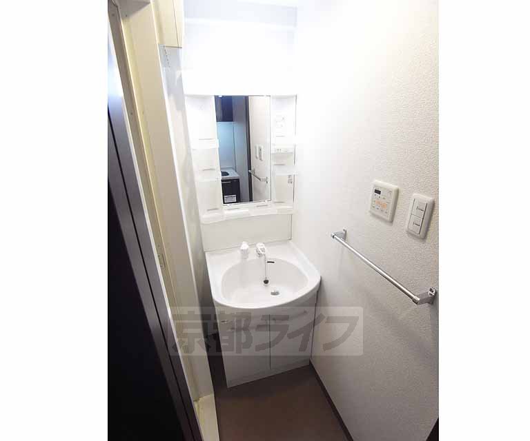 洗面設備　便利なシャンプドレッサー