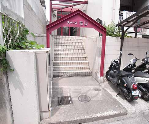 その他共有部分　入り口も洒落てます