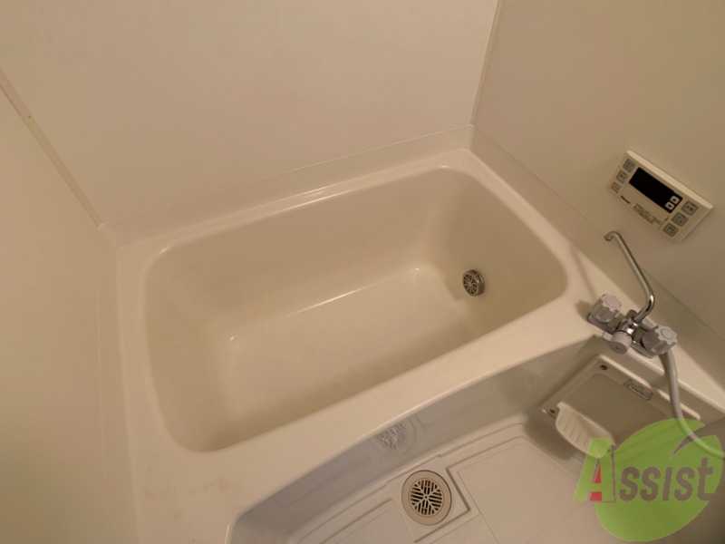 バス・シャワールーム　お風呂は日々の疲れをリフレッシュできる広さがありますね。