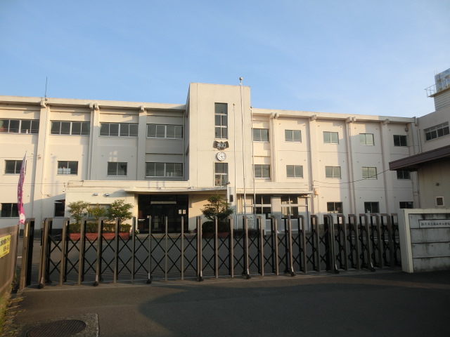 小学校　掛川市立西山口小学校（小学校）まで652m