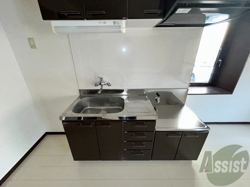 キッチン　キッチンはガスコンロが２口設置できます。