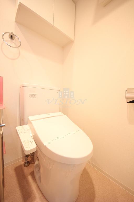 トイレ　室内写真は別タイプのものです