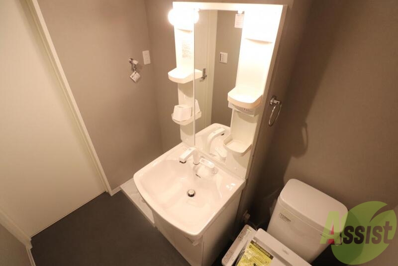 洗面設備　独立洗面台があります、朝の身支度もバッチリ