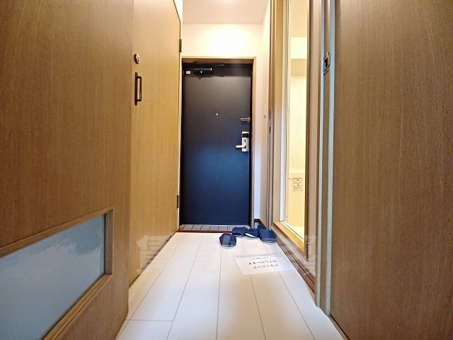 玄関　同建物　別部屋